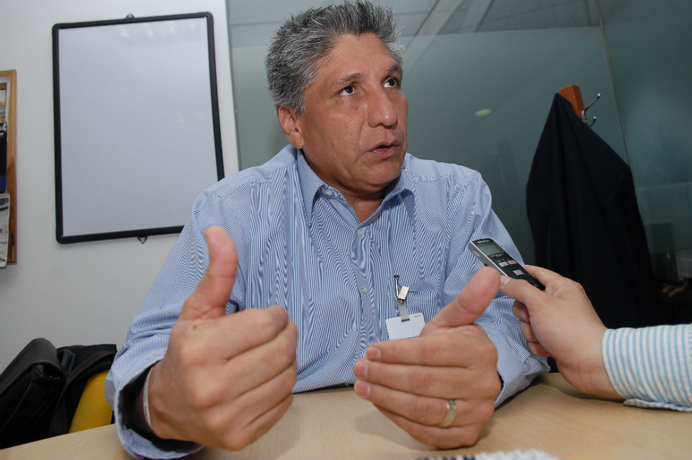 Sigifredo López ileso y su escolta herido, en confuso episodio en Cali