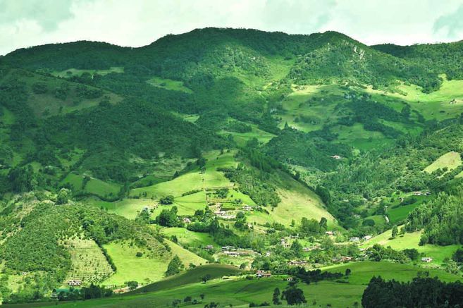 La desazón por aval ambiental a torres de energía en la cuenca alta del río Bogotá
