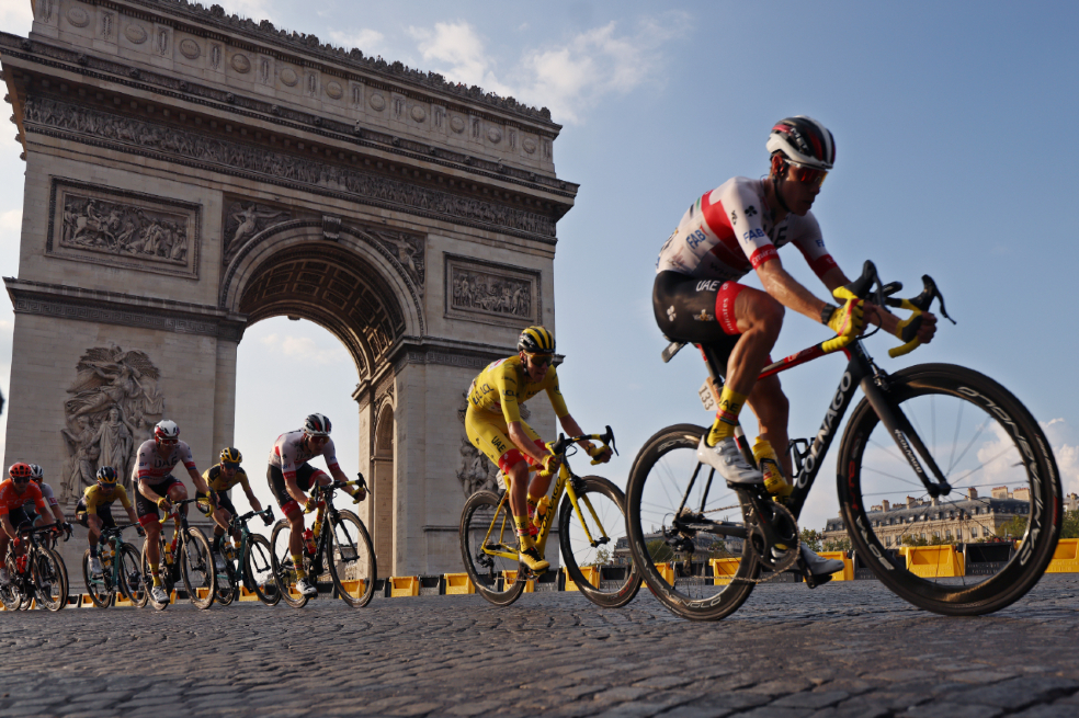 Tadej Pogacar se coronó campeón en París del Tour de Francia 2020