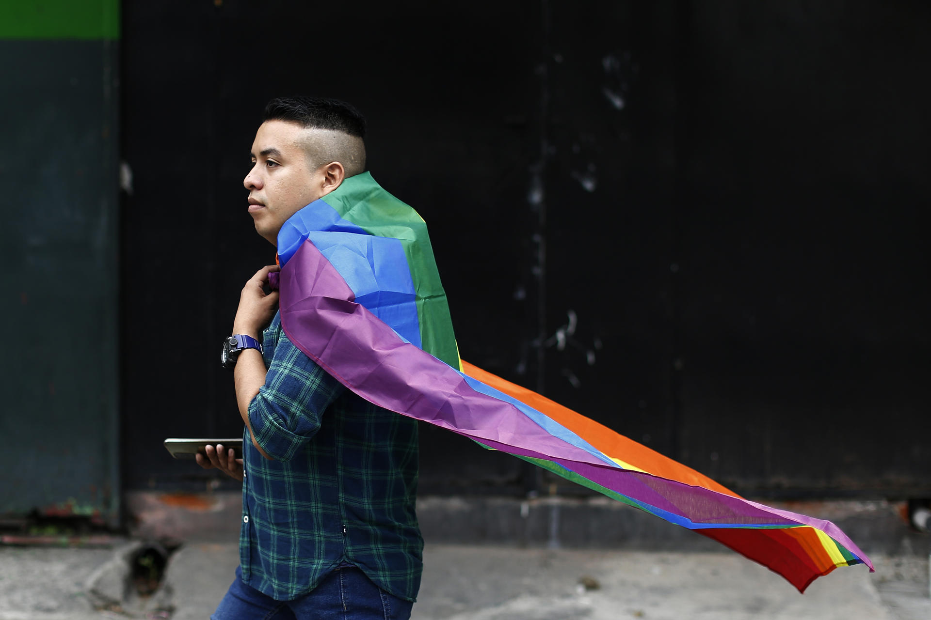 Insultos, amenazas y outing: así afecta la violencia digital a personas LGBTIQ+