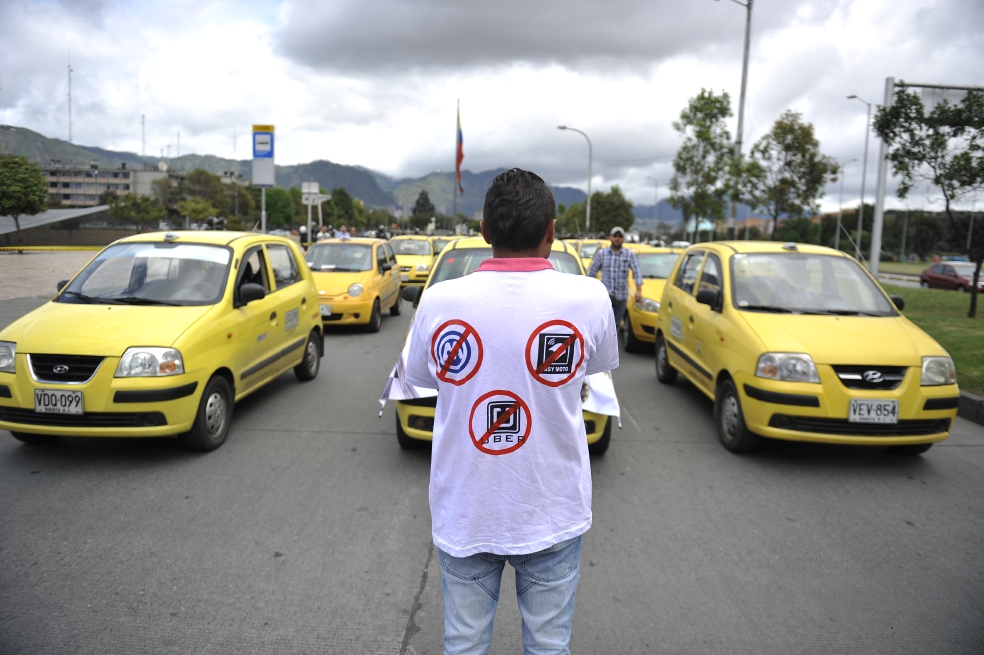 Tambalea proyecto de ley Uber