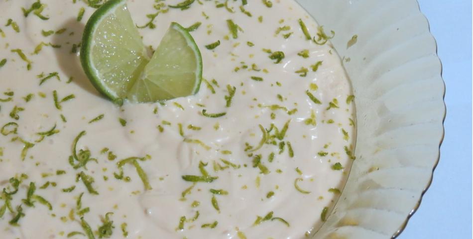 Mousse de limón con yogur, ideal para el fin de semana