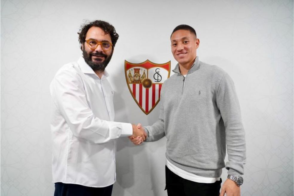 Oficial: el colombiano Mateo Mejía es nuevo jugador del Sevilla