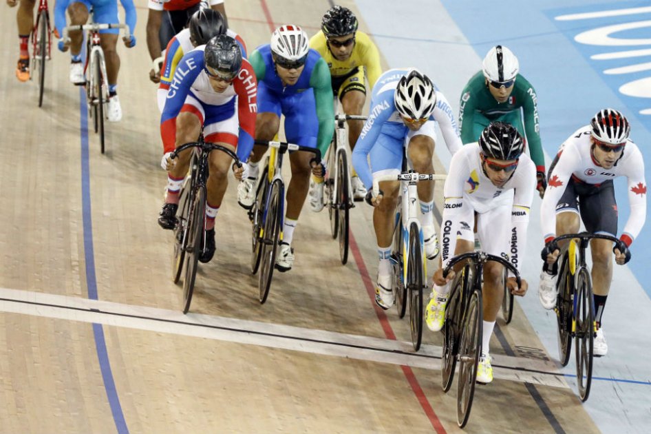 Fernando Gaviria pedalista colombiano campeón de la prueba del ómnium. Foto: AFP