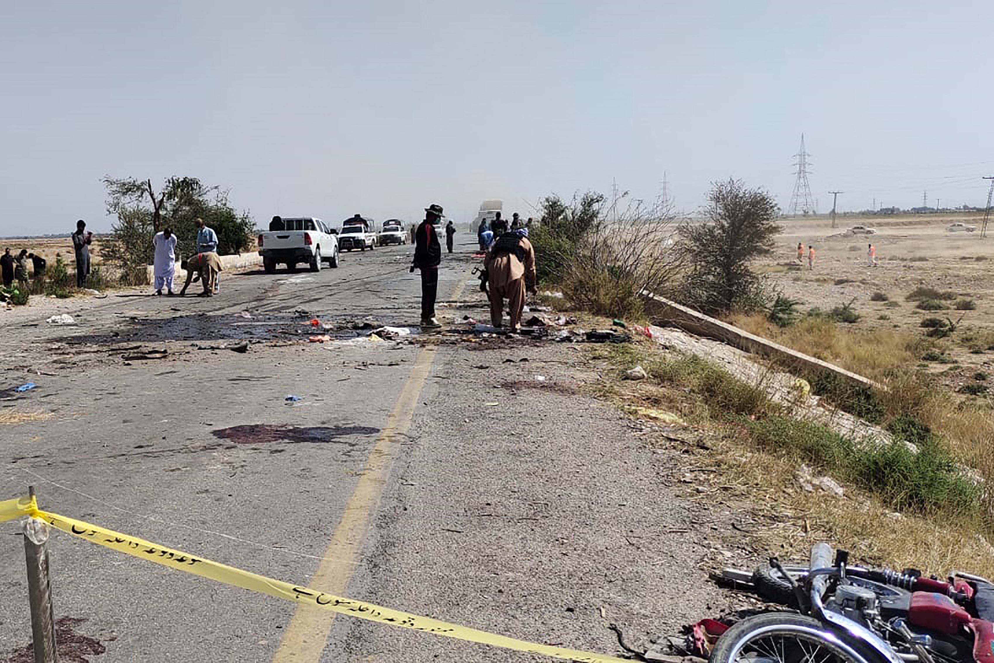 Atentado suicida en Pakistán deja nueve policías muertos y 16 personas heridas