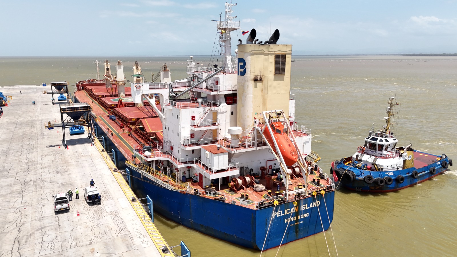 Puerto Antioquia recibe al Pelican Island y prueba su primera descarga a granel