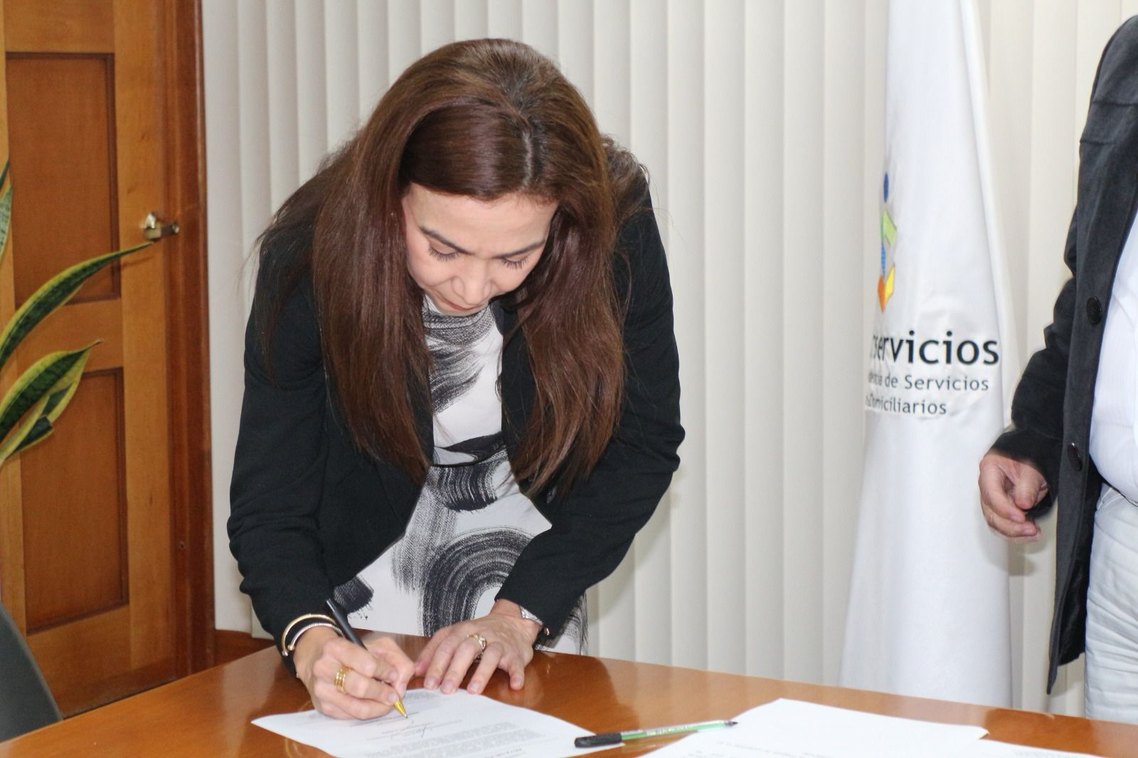 ¿Quién es Diana Bustamante, la nueva agente interventora para Air-e?