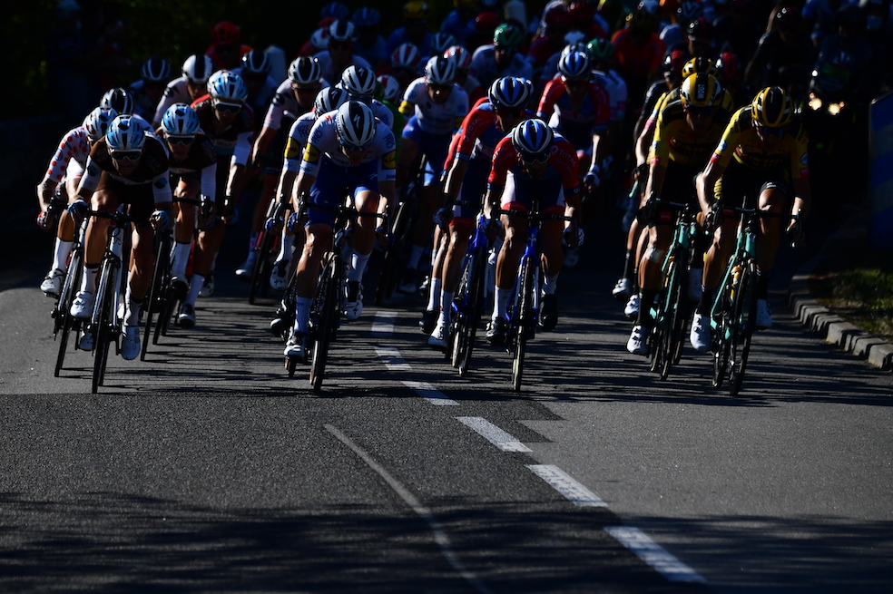 Etapa 11 del Tour de Francia 2020: Sagan sancionado por un empujón a Van Aert