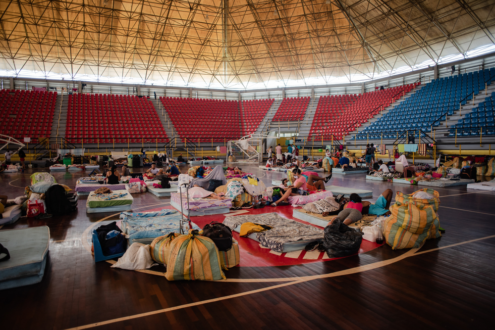 3.	Los venezolanos que regresaron a su país como resultado de la pandemia COVID-19 están en cuarentena en centros establecidos por las autoridades en el estado fronterizo de Táchira. MSF presta apoyo a las autoridades locales para mejorar las condiciones de vida en los centros de cuarentena, principalmente en el área de agua y saneamiento.
