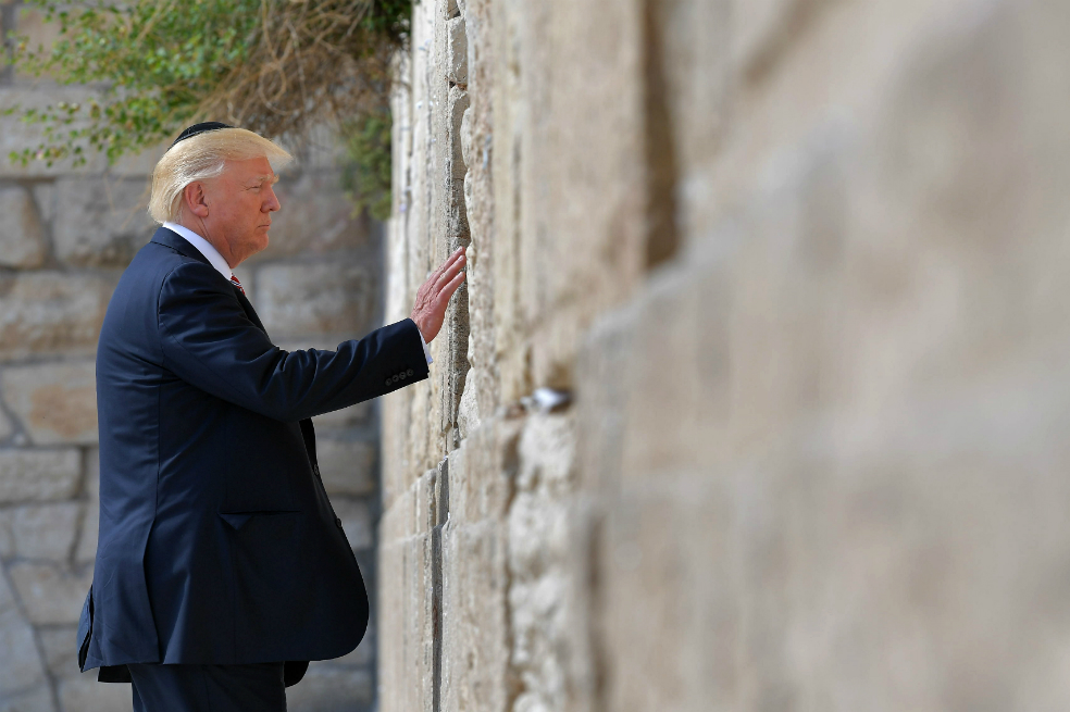 Desde el Muro de los Lamentos, en Israel, Trump acusa a Irán de desestabilizar la región
