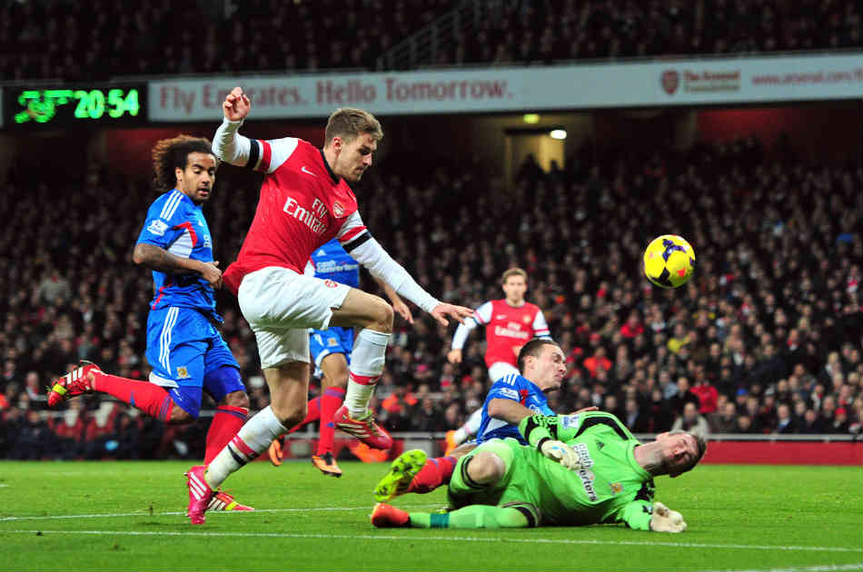 Arsenal empató contra Everton y sigue líder de la Premier League