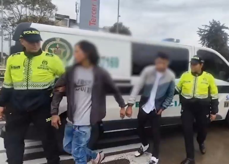 Querían sobornar a la Policía tras ser descubiertos con cuchillo y celulares en TM