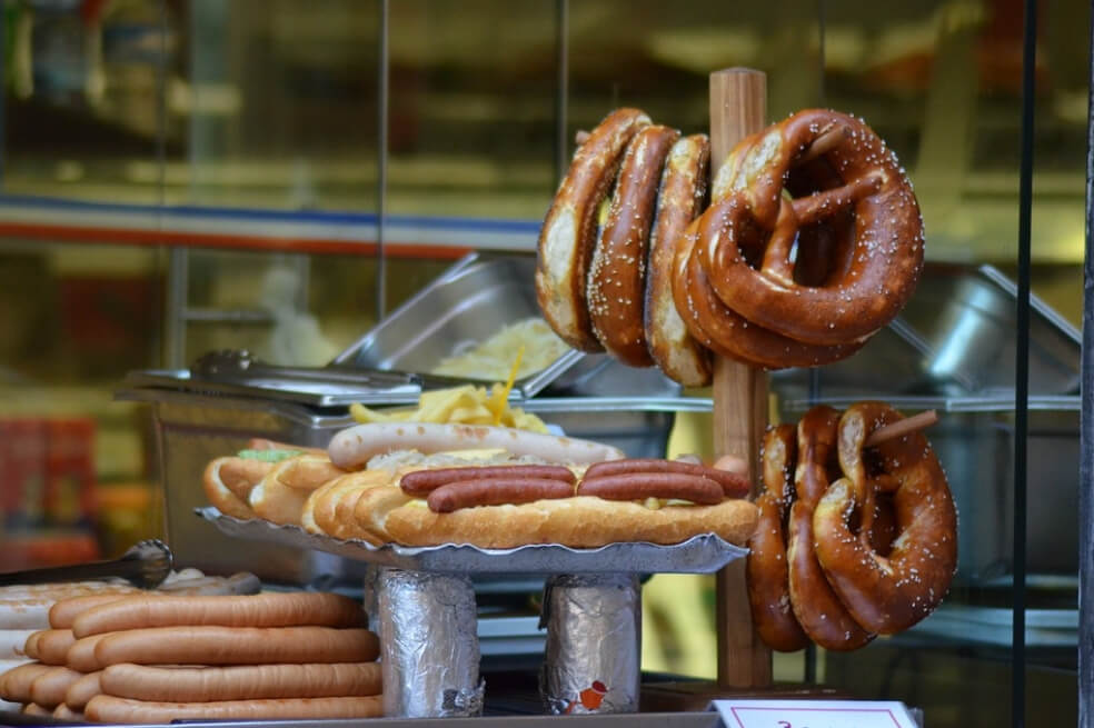 ¿Vives rodeado por restaurantes de comida rápida? Tienes más riesgo de infarto