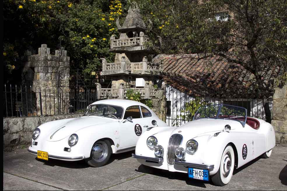 La cita de los autos antiguos