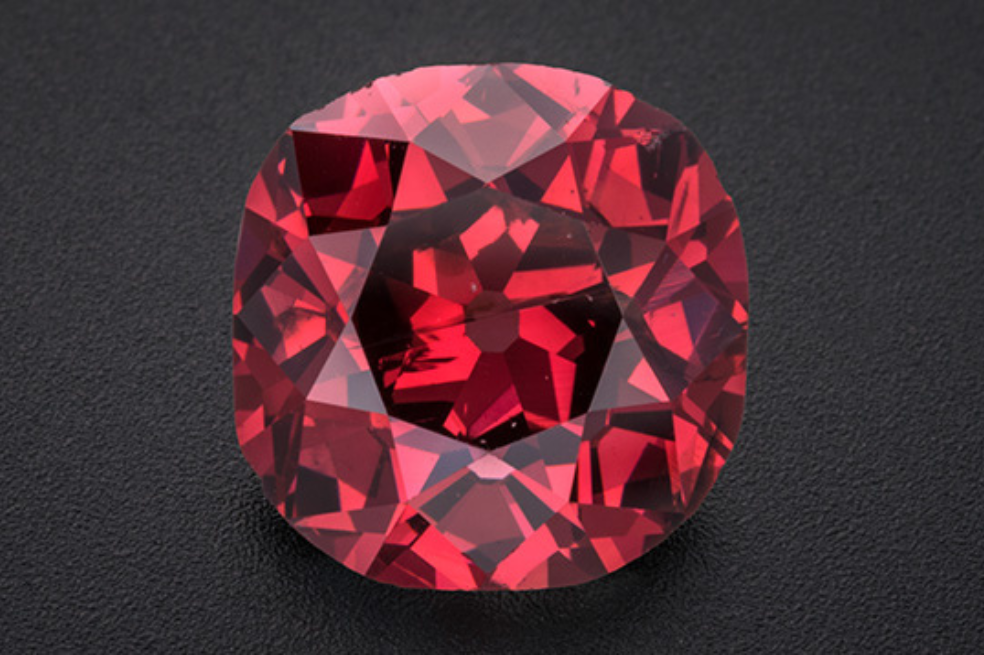 Estudian, por primera vez, uno de los diamantes más grandes y raros del mundo