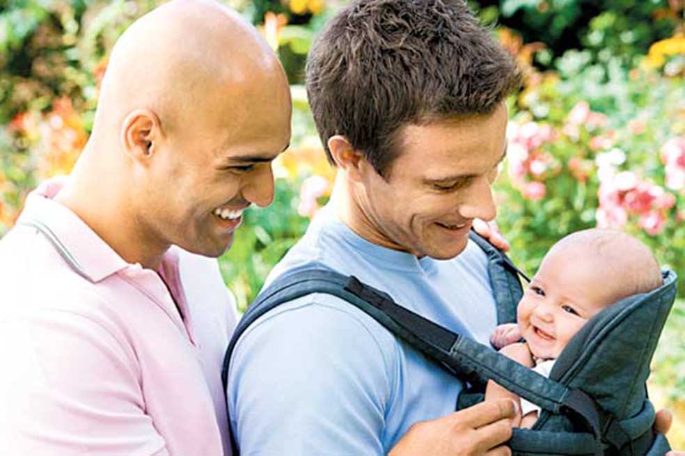 Los líos para registrar a los hijos de parejas gais