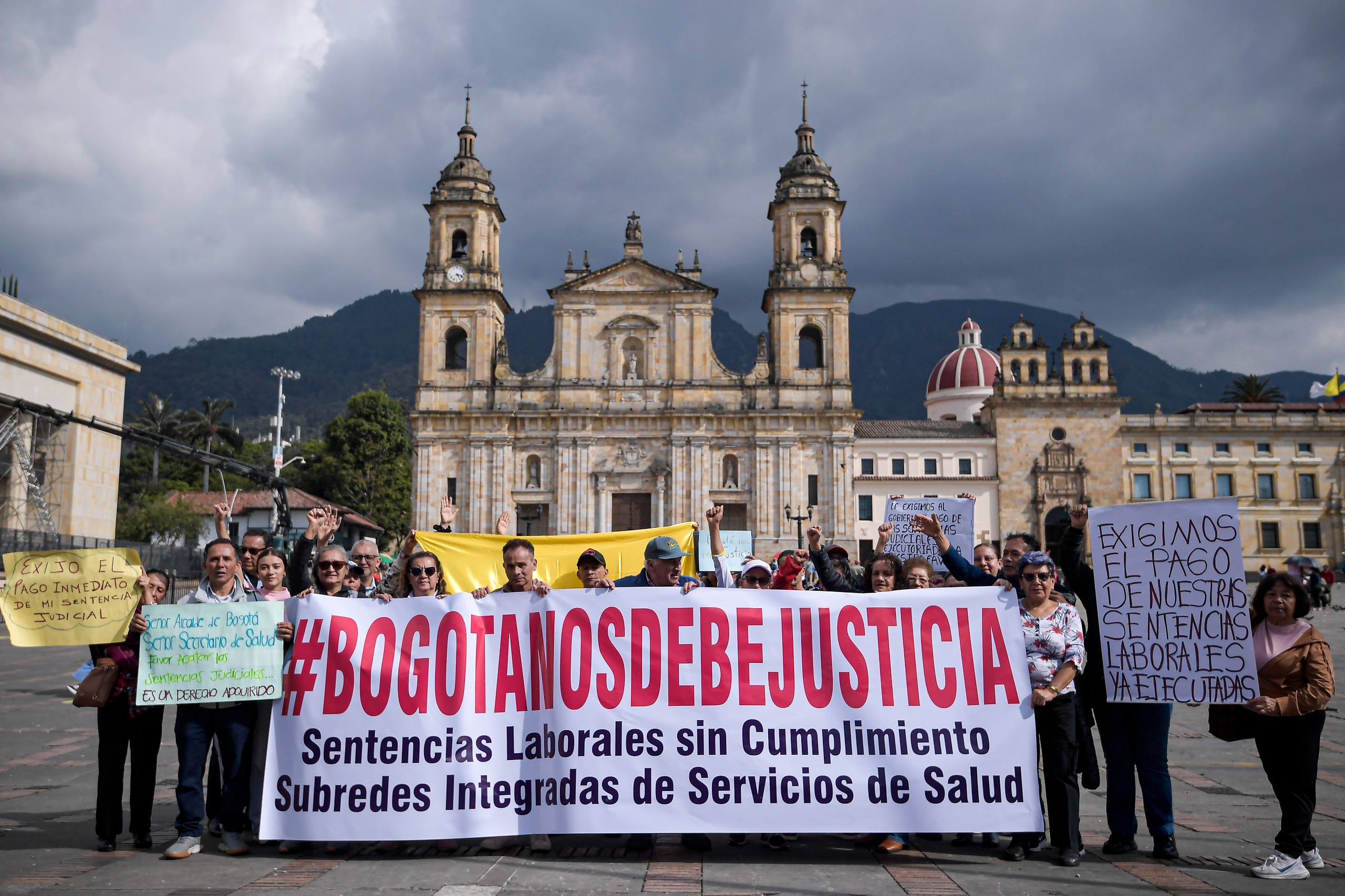 Excontratistas de la salud exigen el pago de sus sentencias laborales.
