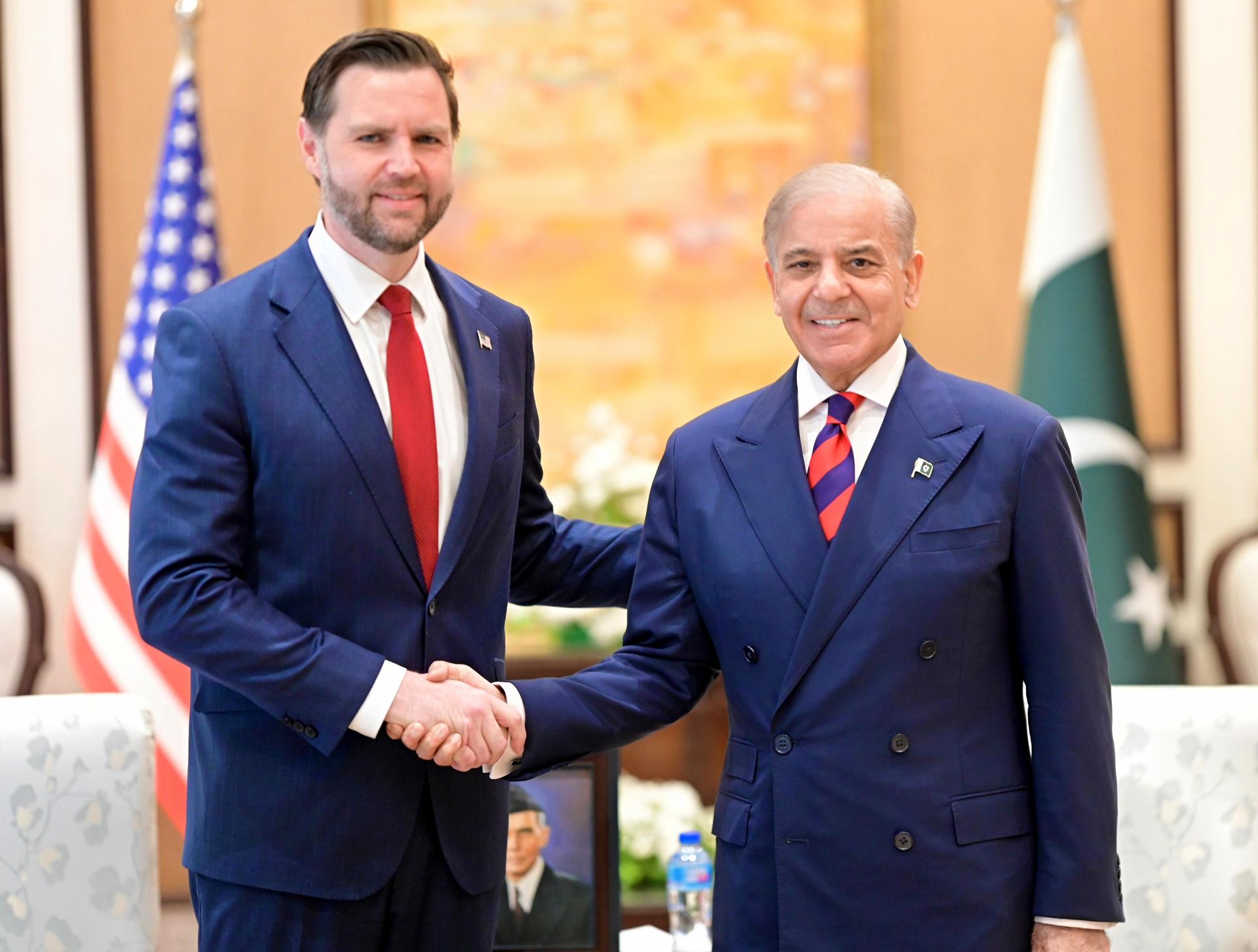 EE. UU. abre negociaciones con Irán en Pakistán entre tensiones y amenazas