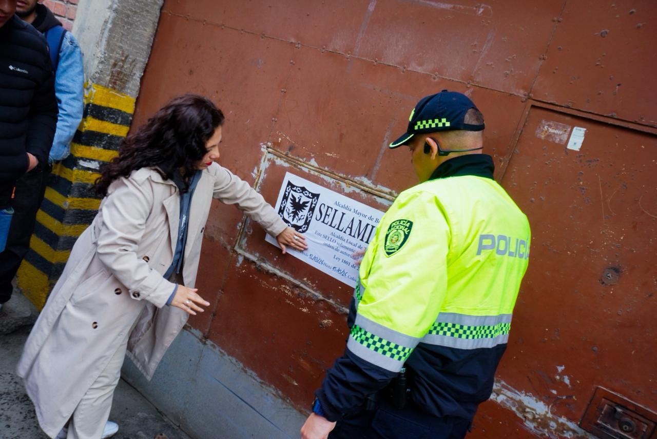 Cierran dos curtiembres en San Benito, sur de Bogotá, por incumplir normas ambientales