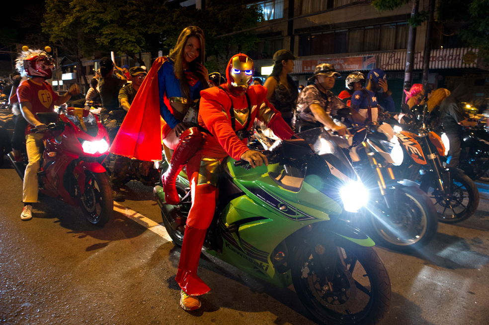 Restringen parrillero y circulación de motos en Bogotá por Halloween. Detalles acá