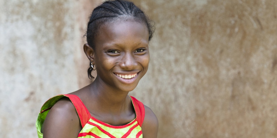 ¡Prohíben la mutilación genital femenina en África!