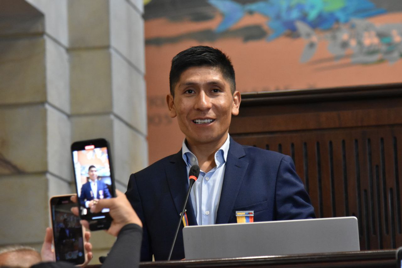 En su condecoración, Quintana invitó a una mayor inversión al deporte colombiano