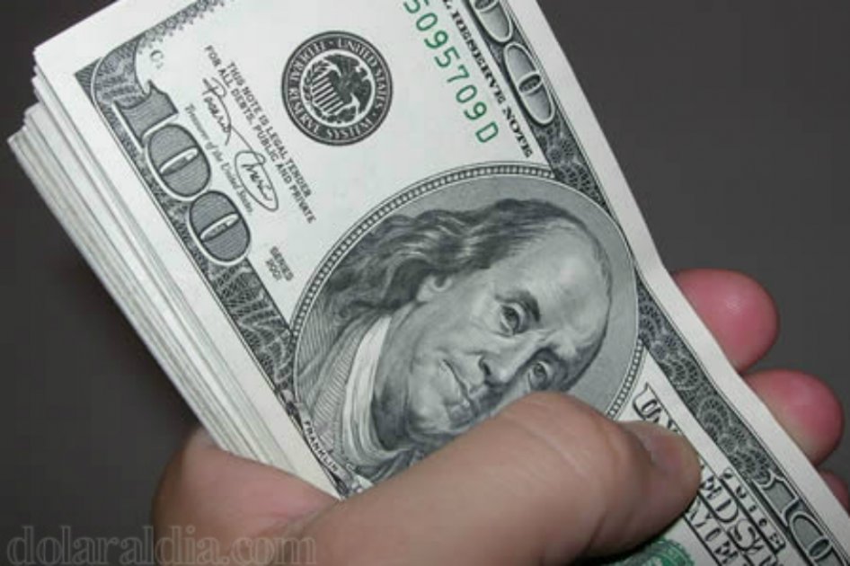 Ecuador recorta US$ 1.420 millones del presupuesto por caída de precio de crudo