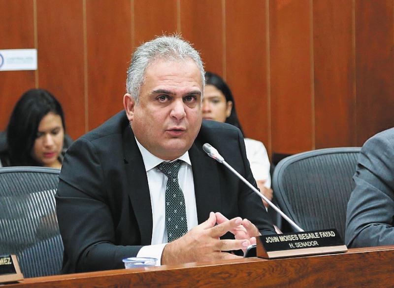 El rastro de la corrupción que tiene en apuros al senador John Moisés Besaile