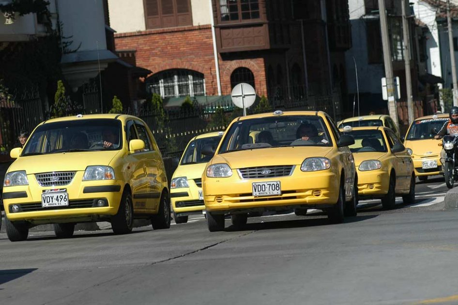 Se frustra mediación de Angelino Garzón para evitar paro de taxistas en Bogotá