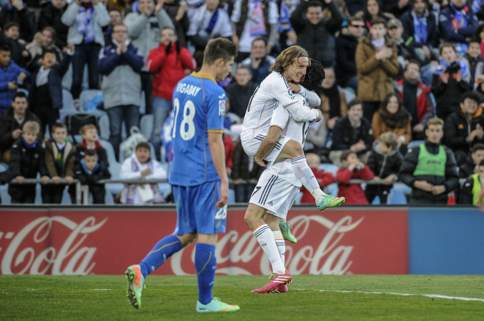 Real Madrid también goleó y apretó la punta de la Liga española