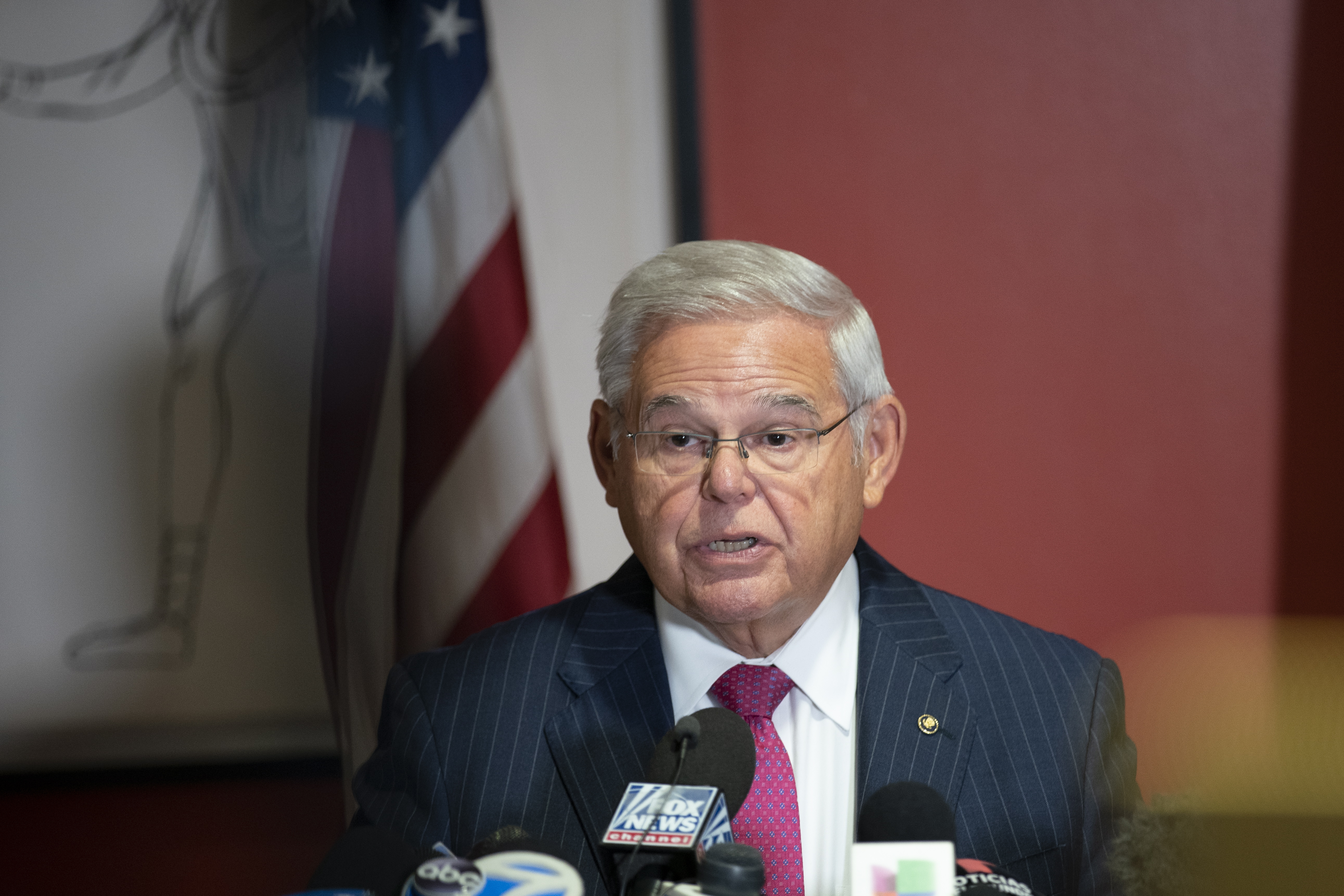 New York (United States), 21/09/2023.- Democratic Senator from New Jersey Bob Menendez addresses the press at Hudson County Community College in Union City, New Jersey, USA, 25 September 2023. Senator Menendez indicated he will not resign after an indictment on bribery charges. Menendez, chair of the Senate Foreign Relations Committee, and his wife have been charged with three counts, including conspiracy to commit bribery, conspiracy to commit honest services fraud and conspiracy to commit extortion under color of official right. EFE/EPA/Eduardo Munoz Alvarez