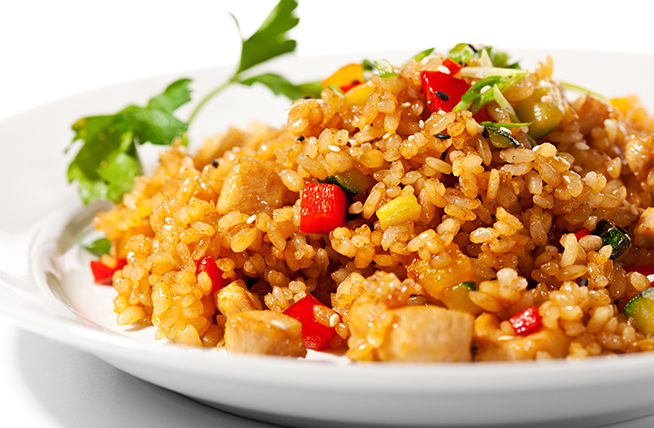 Arroz con tiritas de cerdo y curry, perfecto para cerrar el día