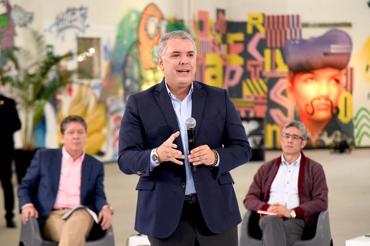 Presidente Duque rechaza propuesta de pagar menos del salario mínimo a los jóvenes