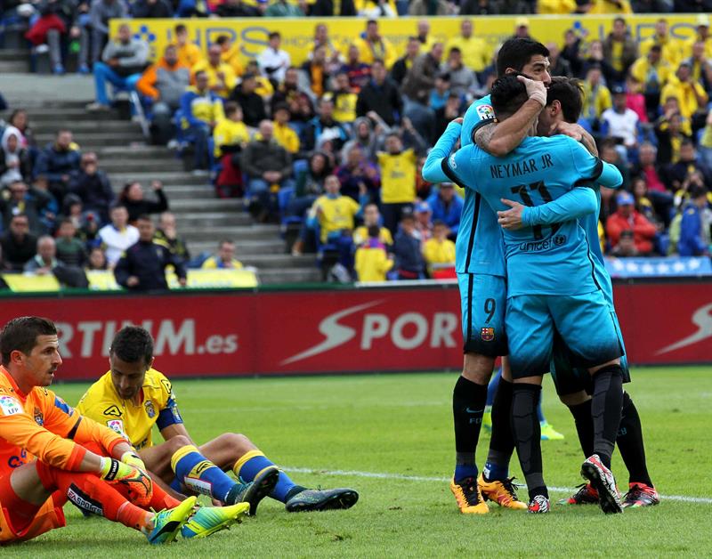 Barcelona venció a Las Palmas con goles de Suárez y Neymar