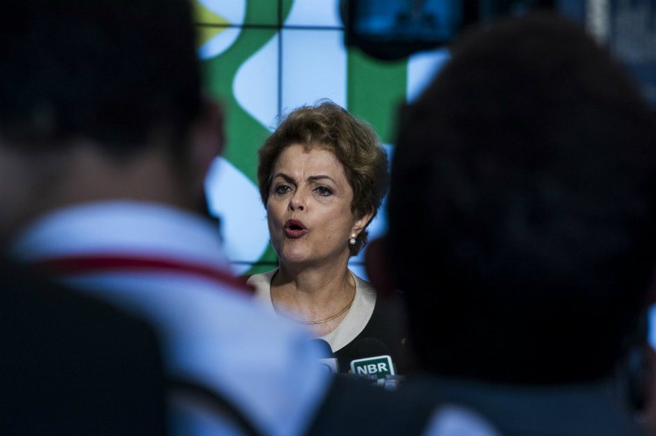 Gobierno de Brasil prevé caída aún mayor del PIB (-2,44%) y más inflación para 2015