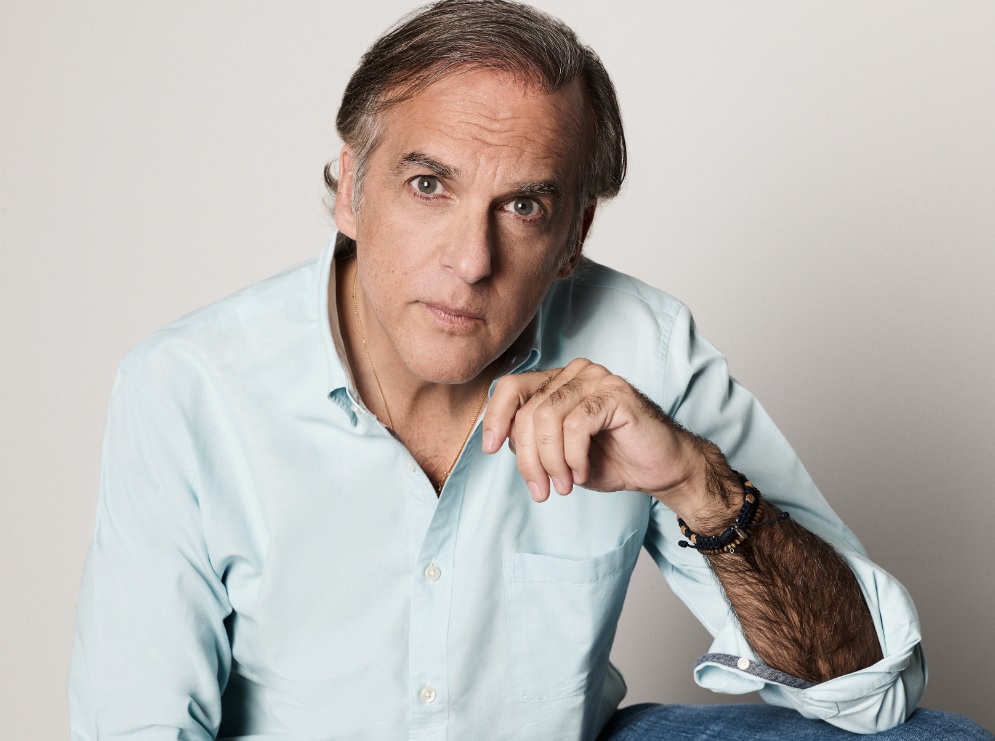 Paco Arango quiere ayudar a través del cine