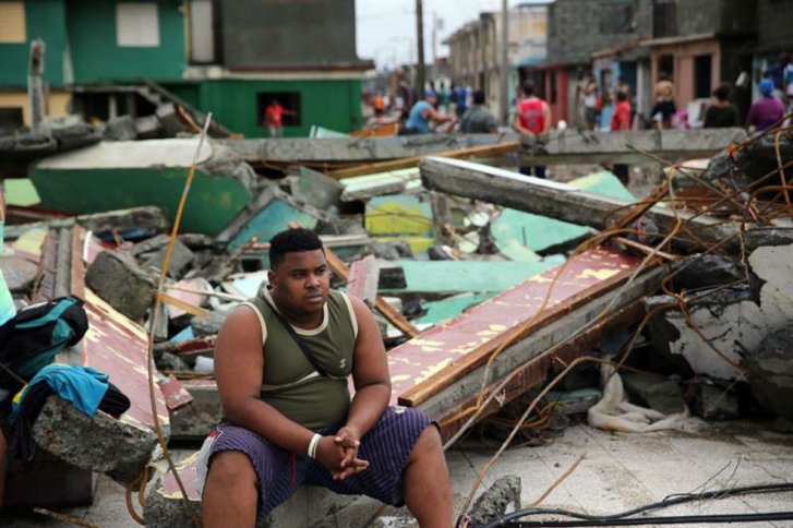 Matthew causa gran destrucción y aísla a cuatro municipios de Cuba