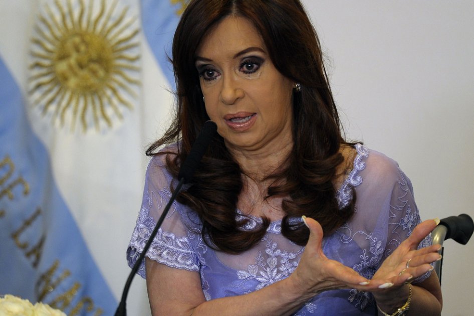 Torrente de críticas al ‘humor’ de Kirchner sobre pronunciación de los chinos
