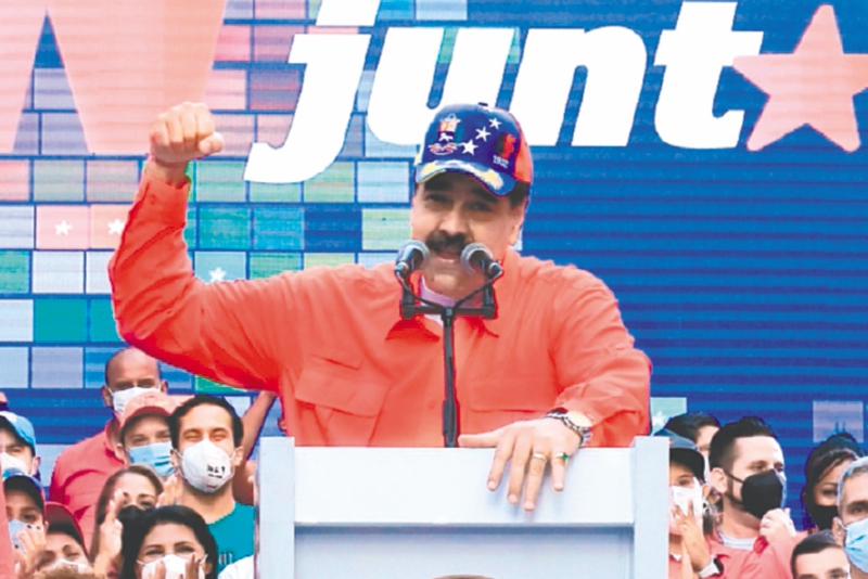 Maduro pide a militares “limpiar cañones” por si Duque viola suelo venezolano