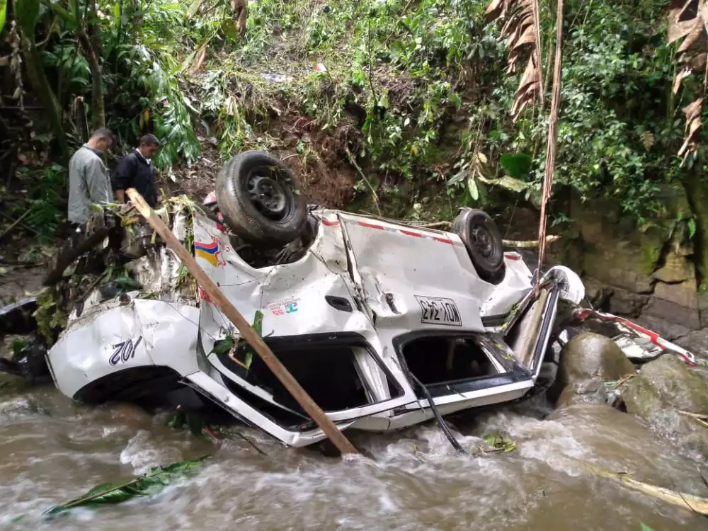 Tres muertos y 10 heridos dejó grave accidente en vía Medellín – Quibdó