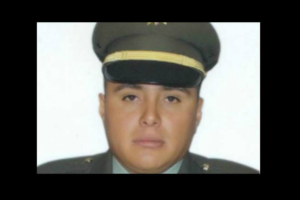 Encuentran camioneta en la que se movilizaban los presuntos asesinos de policía en Bogotá