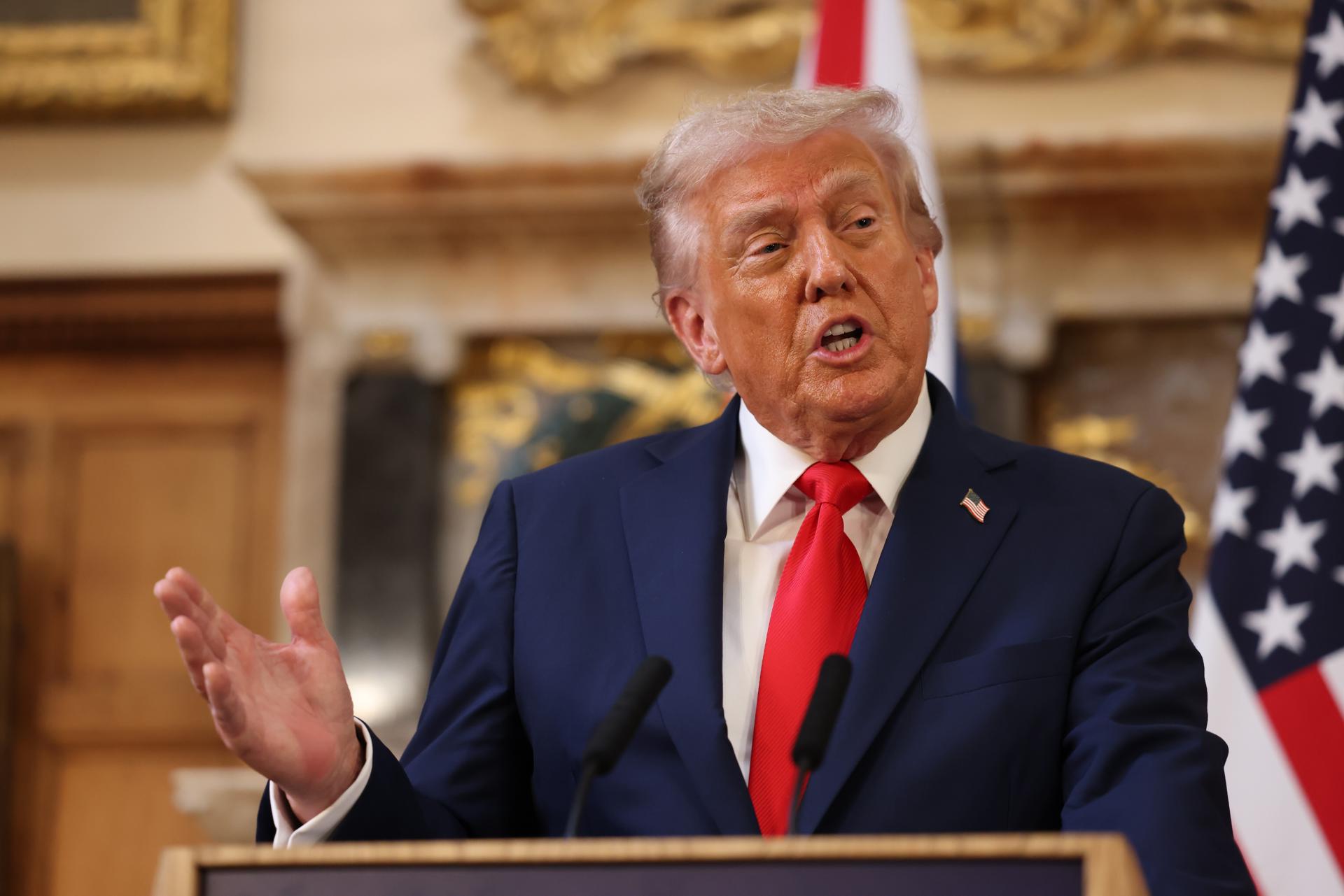 Trump amenaza con suspender los canales que lo critiquen: “Me dan mala publicidad”