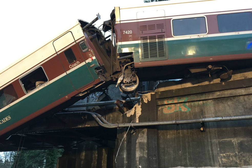Descarrilamiento de tren en EE.UU. deja varios muertos