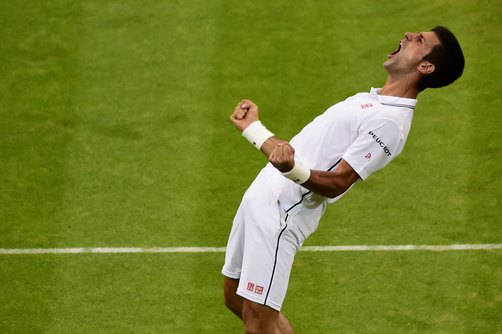 Djokovic derrota a Tsonga para entrar en los cuartos de final de Wimbledon