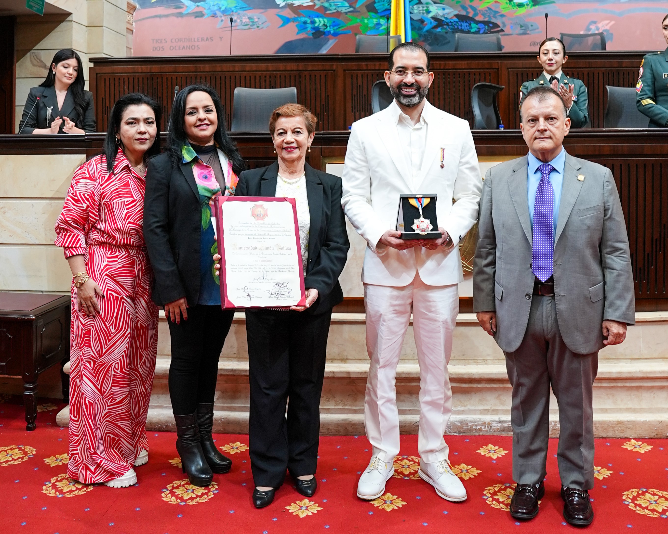 Unisimón recibe la máxima distinción del Congreso por su aporte a la educación regional