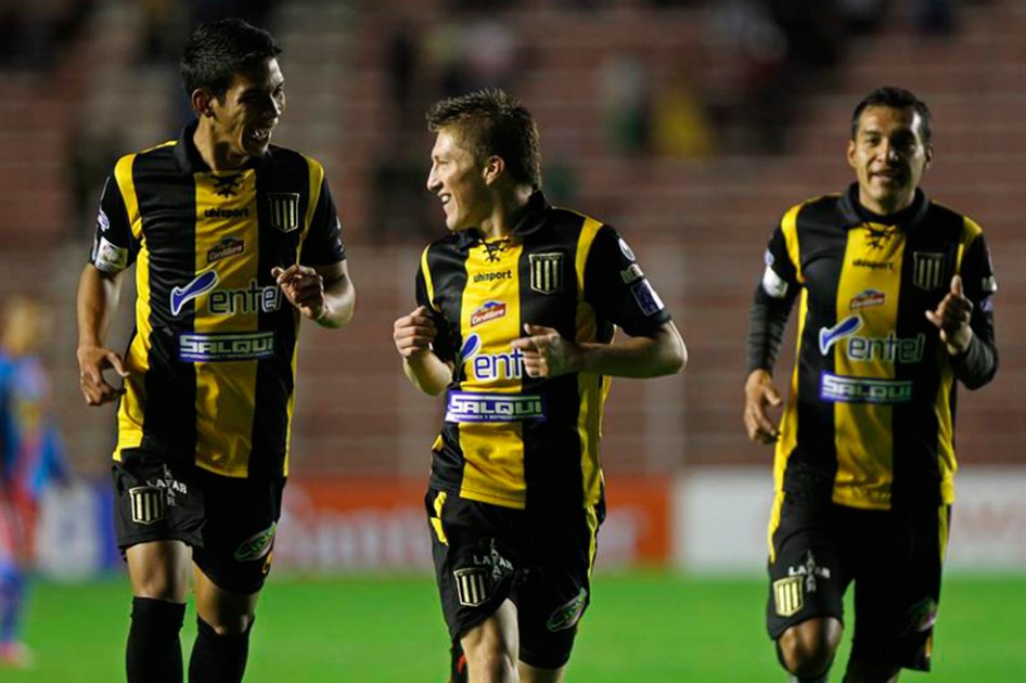 The Strongest venció de local a Arsenal de Sarandí en el primer juego del grupo 3.