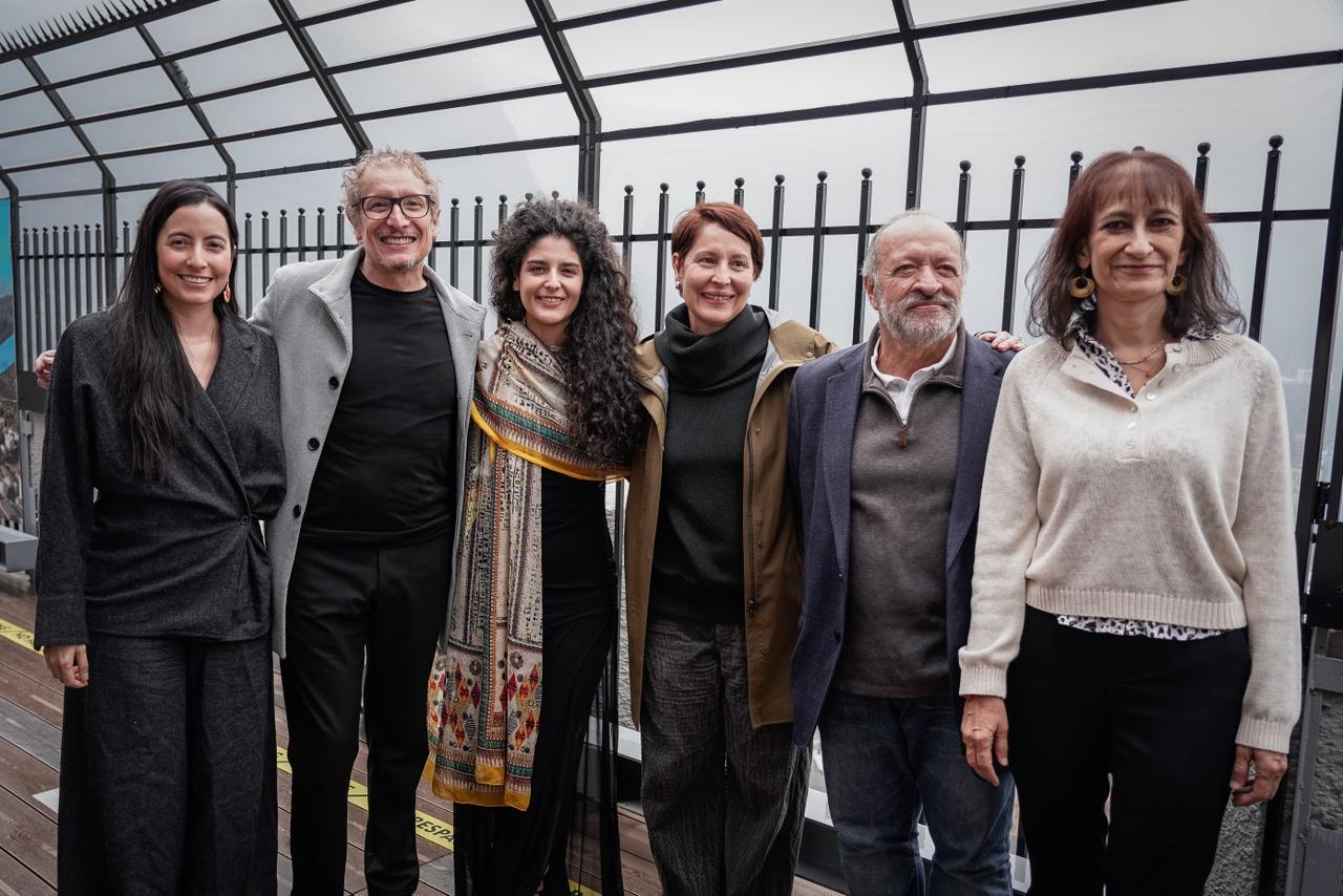 Ministra de Culturas, Artes y Saberes de Colombia; María Claudia Parias Durán, directora del IDARTES; Octavio Arbeláez, curador del FIAV, y cc.