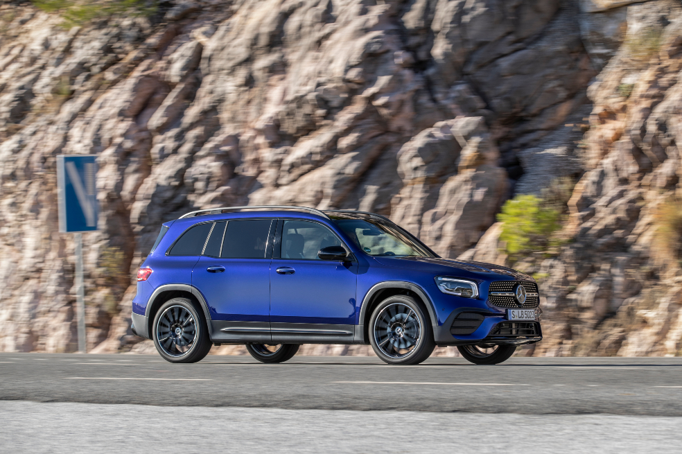 El nuevo SUV de la casa germana tiene un motor a gasolina de cuatro cilindros y 1.3 litros, el cual entrega un poder de 161 caballos y un torque de 250 Nm. Su velocidad máxima es de 207 km/h y acelera de 0 a 100 km/h en 9,1 segundos.