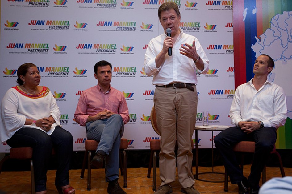 El presidente Juan Manuel Santos durante un acto en el que recibió la adhesión a su campaña de las organizaciones de víctimas.