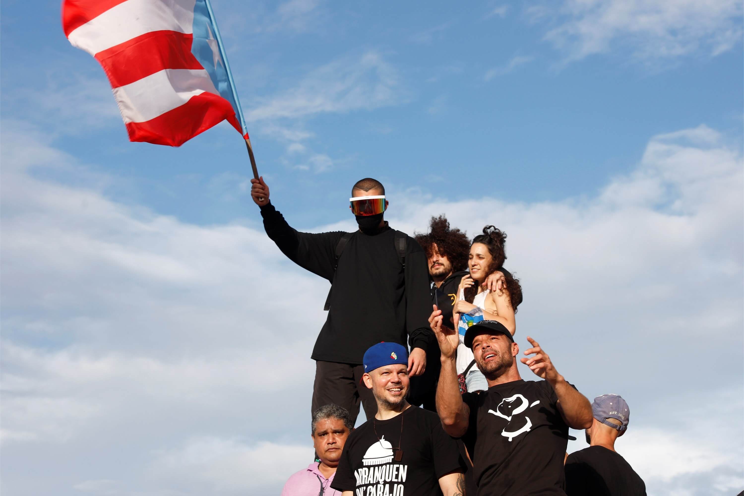 Bad Bunny, Residente e iLe dedican «Afilando los cuchillos» al gobernador de Puerto Rico